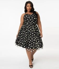 Magnolia Place Plus Size 1950s Style Black & White Daisy Print Ray Swing Dress -Pleaser Clothing Store 147278 5