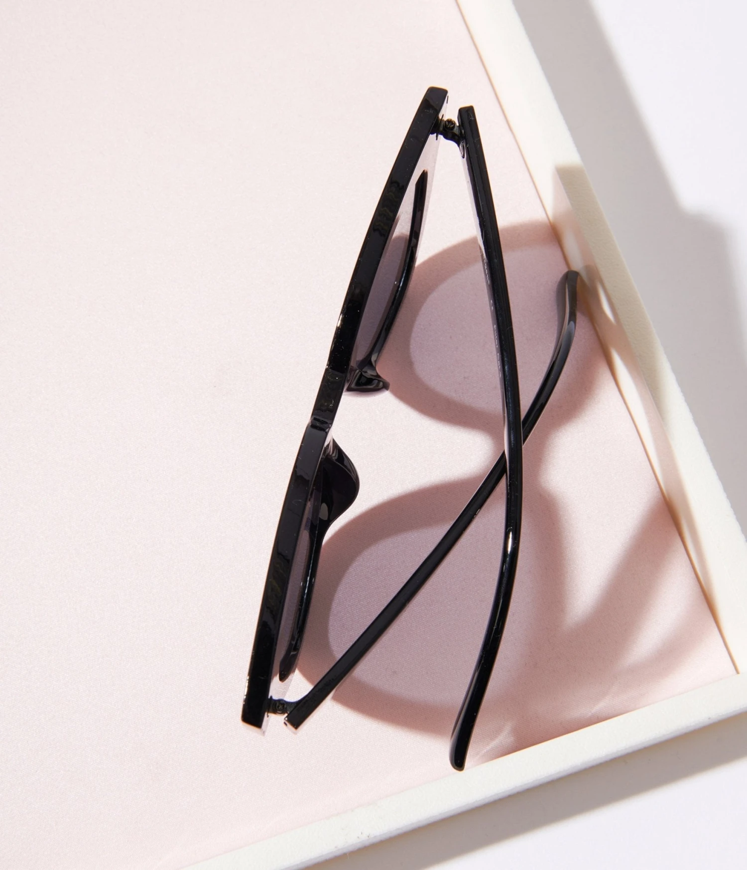 Black Retro Cat Eye Standard Sunglasses 3 Black Retro Cat Eye Standard Sunglasses - Image 3