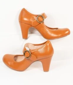 Chelsea Crew 1940s Brown Leatherette Madeline Pumps