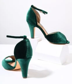 Chelsea Crew Green Velvet Lola Pumps -Pleaser Clothing Store chelsea crew green velvet lola pumps 644670