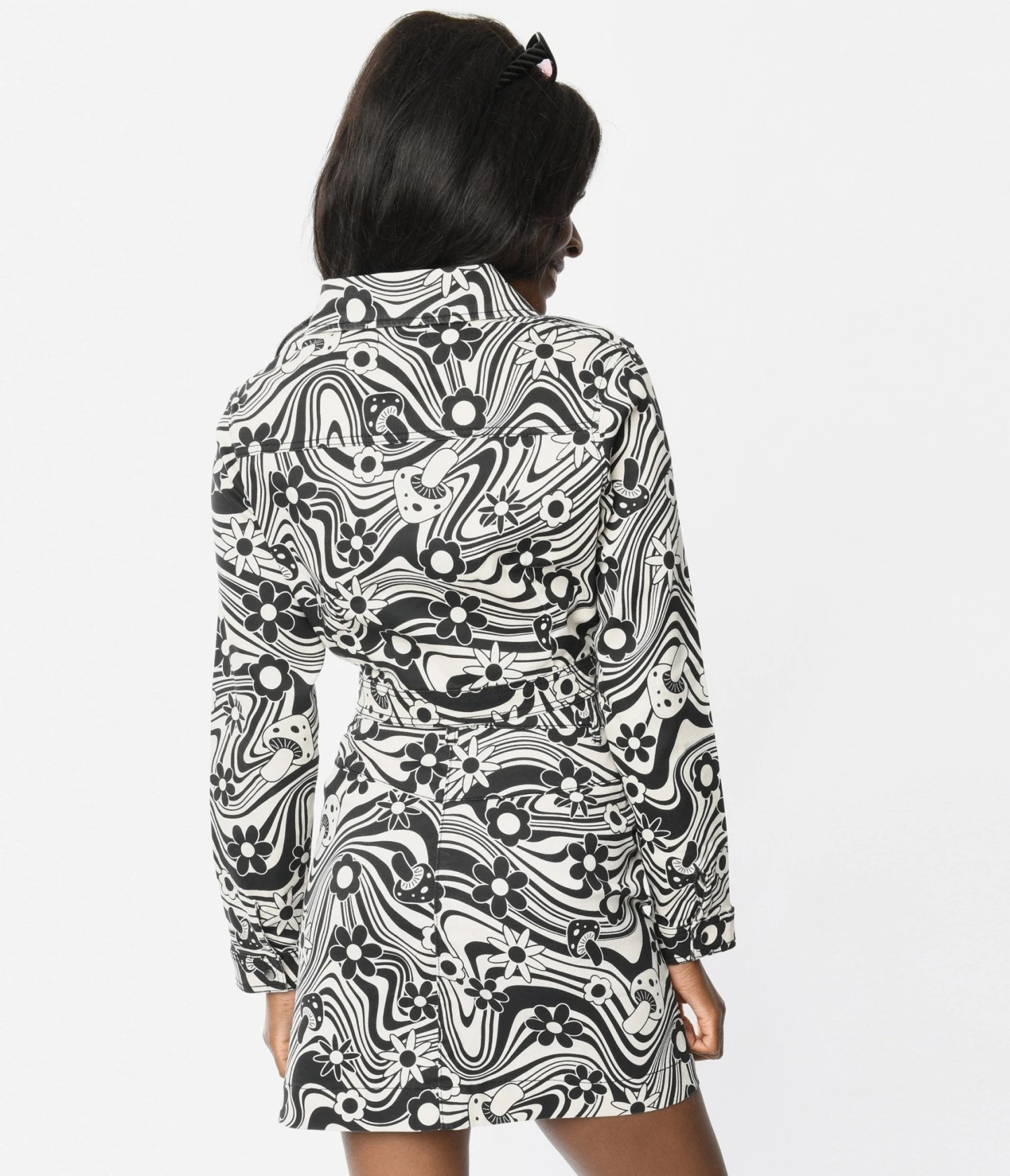 Retrolicious Black & White Groovy Penny Jacket 2 Retrolicious Black & White Groovy Penny Jacket - Image 2