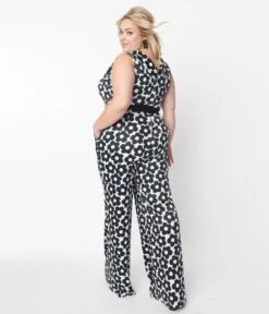 Smak Parlour Plus Size Daisy Print Cowl Neck Jumpsuit -Pleaser Clothing Store smak parlour plus size daisy print cowl neck jumpsuit 217477