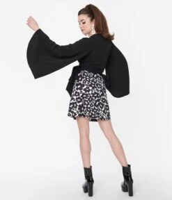 Smak Parlour White & Black Lazy Daisy Print Mini Skirt 7 Smak Parlour White & Black Lazy Daisy Print Mini Skirt -Pleaser Clothing Store smak parlour white black lazy daisy print mini skirt 109769