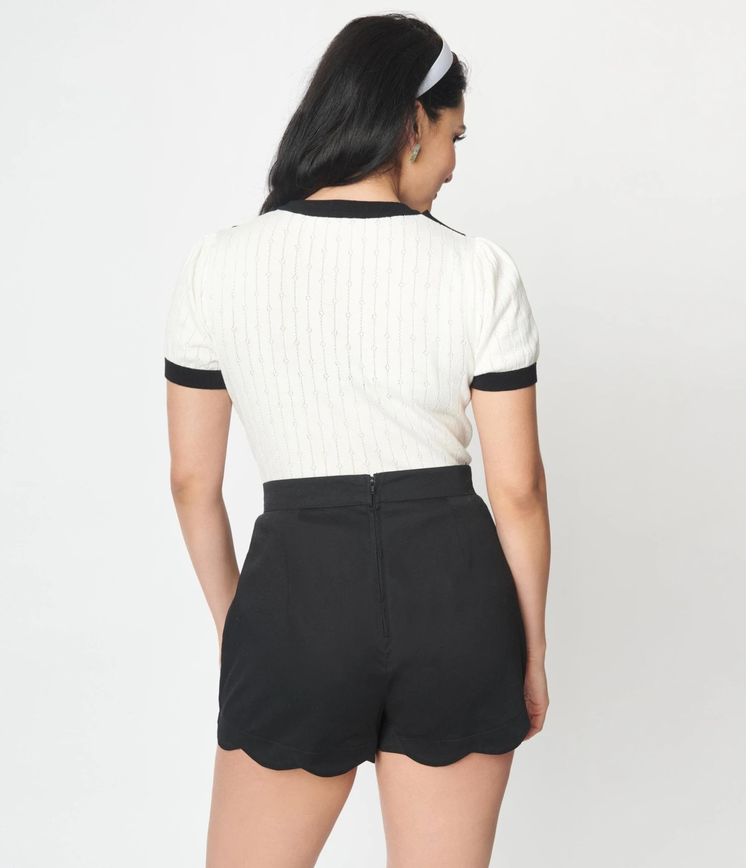 Unique Vintage Ivory & Black Neck Tie Park City Sweater 3 Unique Vintage Ivory & Black Neck Tie Park City Sweater - Image 3