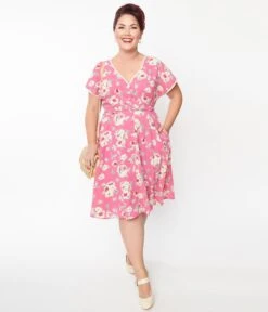 Unique Vintage Plus Size Fuchsia Floral Flutter Sleeve Swing Dress 9 Unique Vintage Plus Size Fuchsia Floral Flutter Sleeve Swing Dress -Pleaser Clothing Store unique vintage plus size fuchsia floral flutter sleeve swing dress 440832