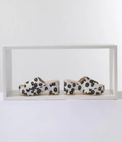 Matisse White & Black Daisy Print Platform Mule 7 Matisse White & Black Daisy Print Platform Mule -Pleaser Clothing Store white black daisy print platform mule 239138