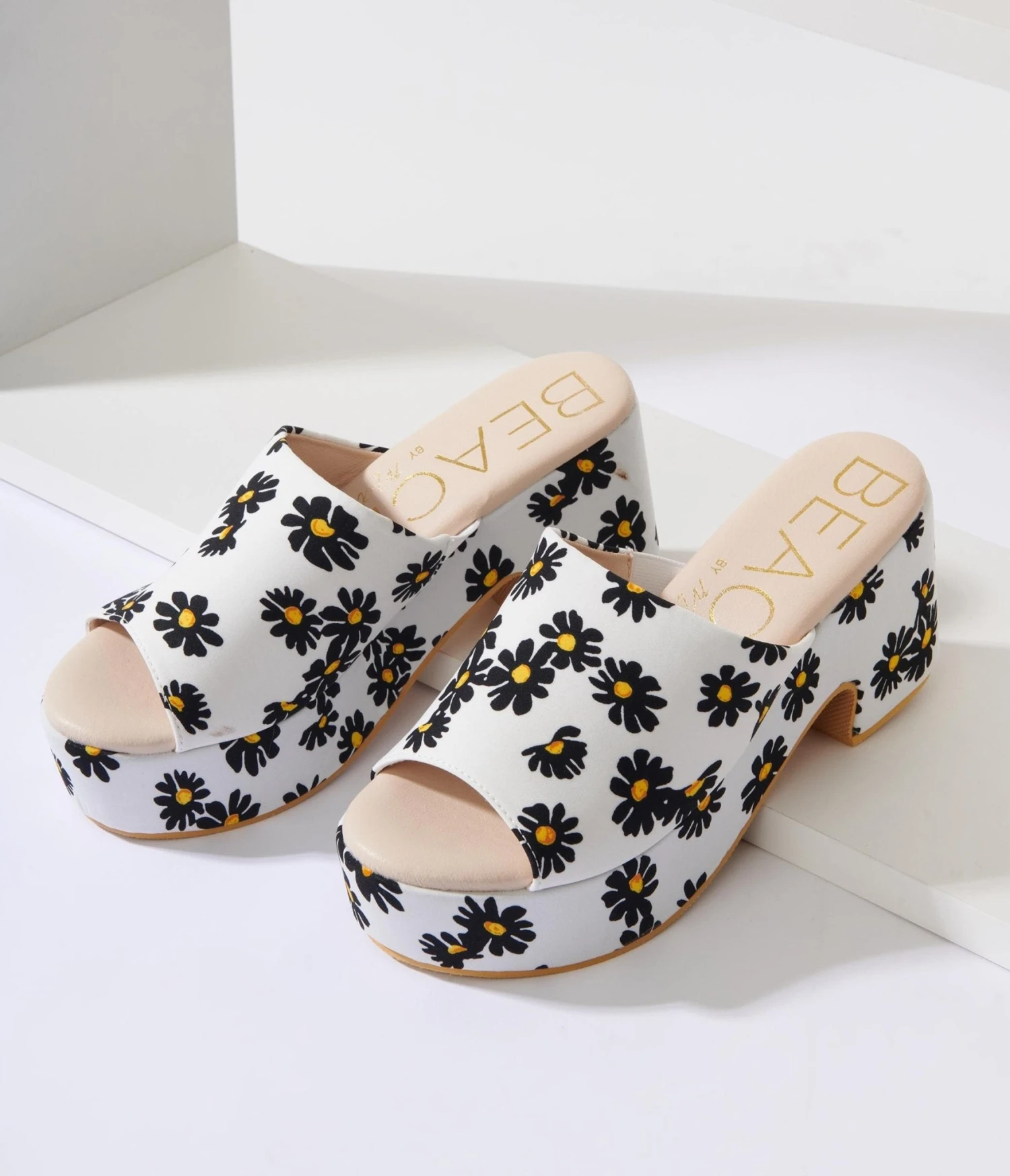 Matisse White & Black Daisy Print Platform Mule 2 Matisse White & Black Daisy Print Platform Mule - Image 2